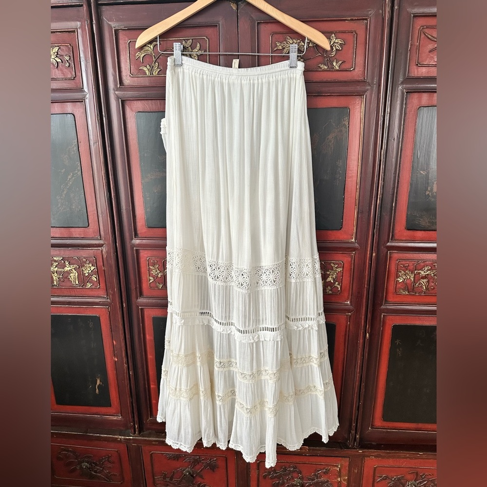 Spell Hanging Rock Maxi Skirt
Size M
EUC - Picture 6 of 8